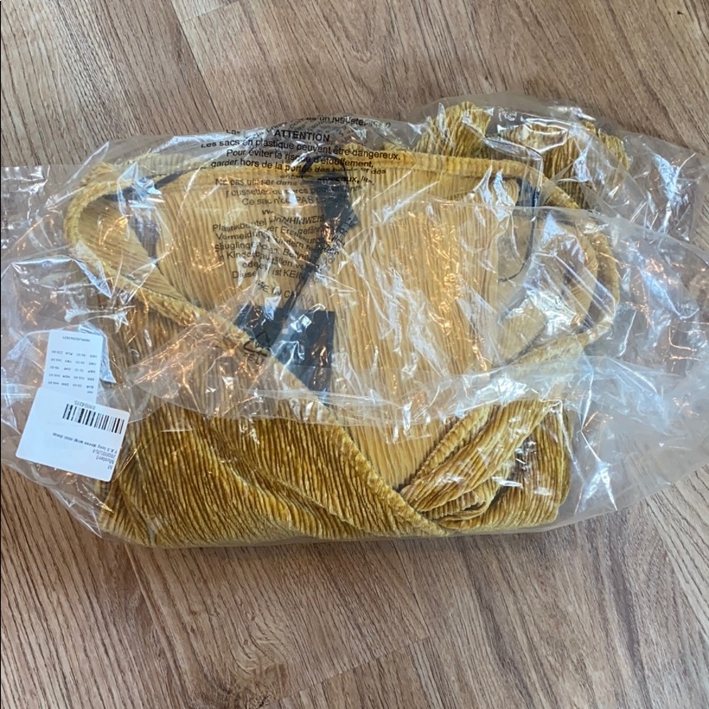 Y.A.S. Long Sleeve Mustard Velvet Wrap Dress NWT - Picture 5 of 5